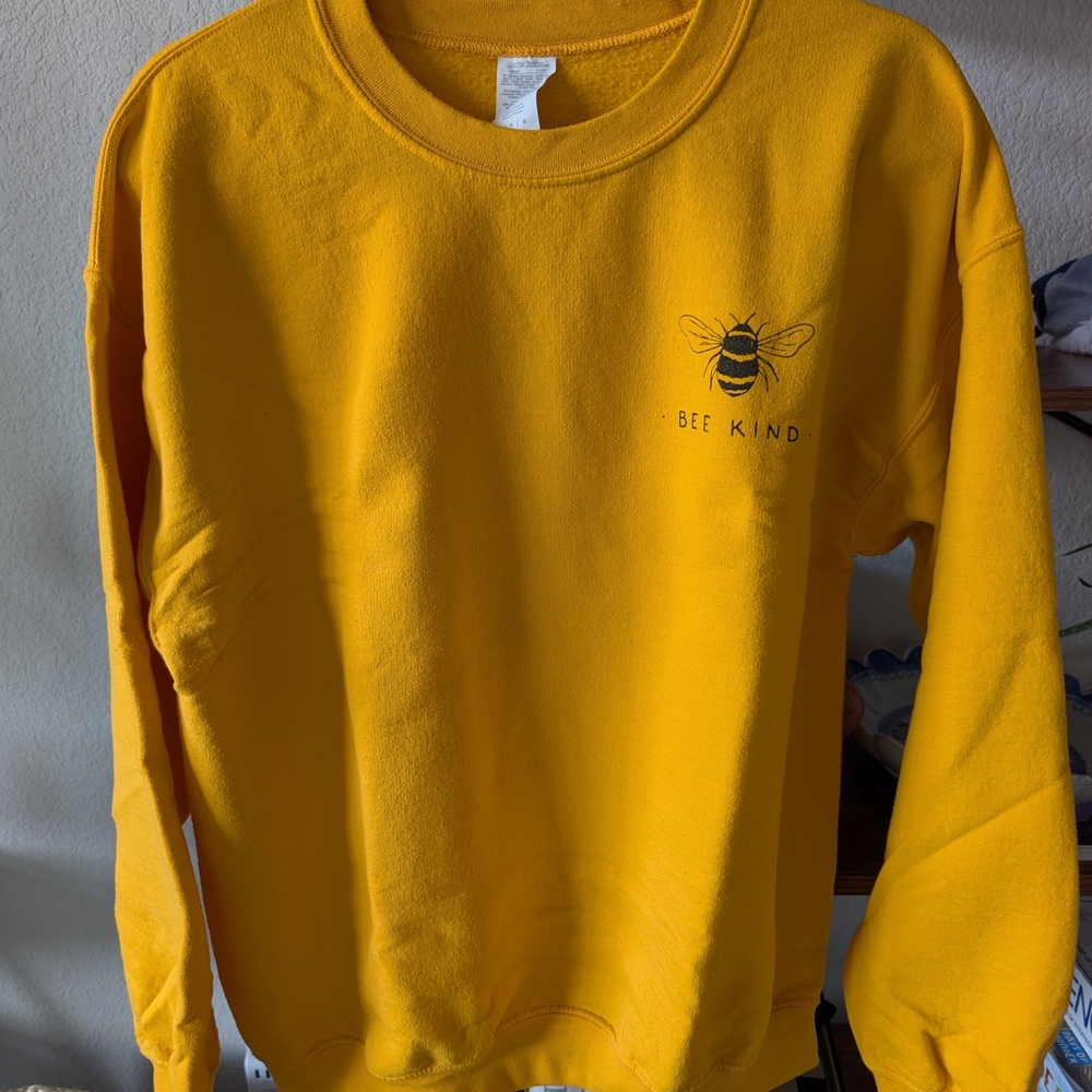 Yellow 'Bee Kind' Sweatshirt